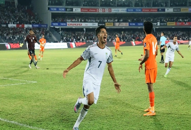 ২২ বছরের অপেক্ষা শেষ! রয়েল বেঙ্গল টাইগার গর্জে উঠলো বিজয়ের গর্জনে